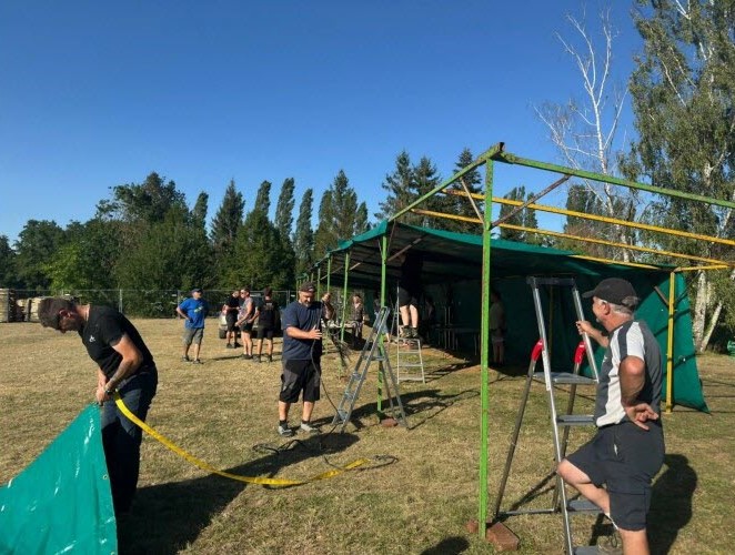Pour les bénévoles de Festi’Roche, le montage du site a démarré ce lundi.